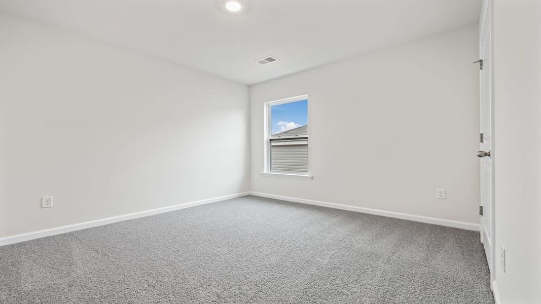 Spacious, unfurnished interior of a new home in Lakestone, Woodruff (Image 17).