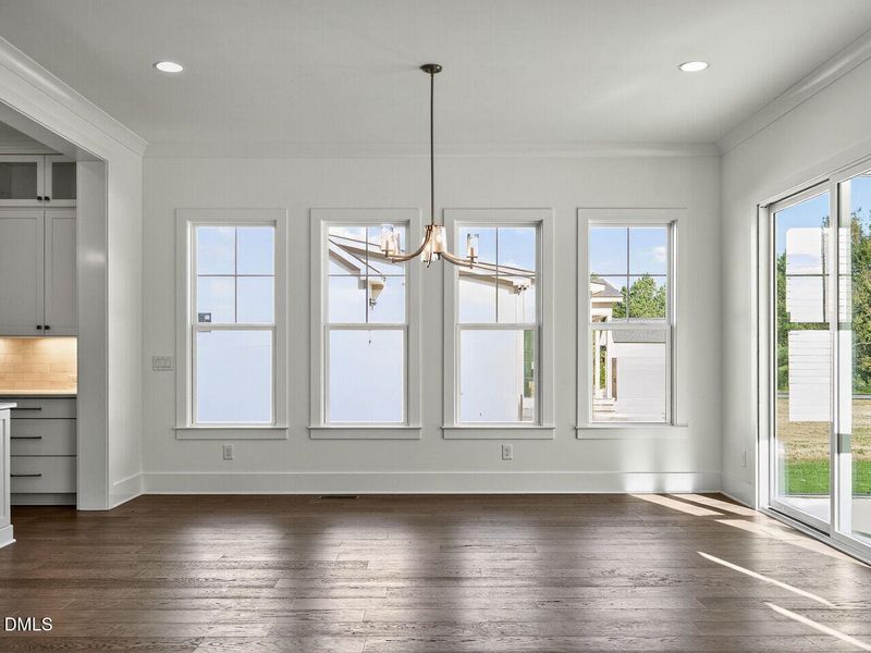 010-1280x960-dining-room