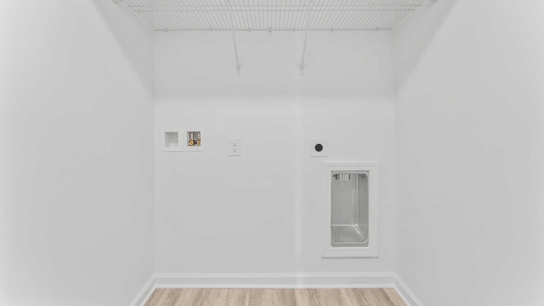 Spacious, unfurnished interior of a new home in Sunny Hills, Chipley (Image 22).