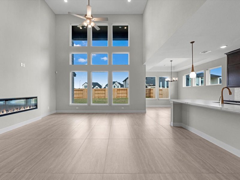Spacious, unfurnished interior of a new home in Brookewater, Rosenberg (Image 12).