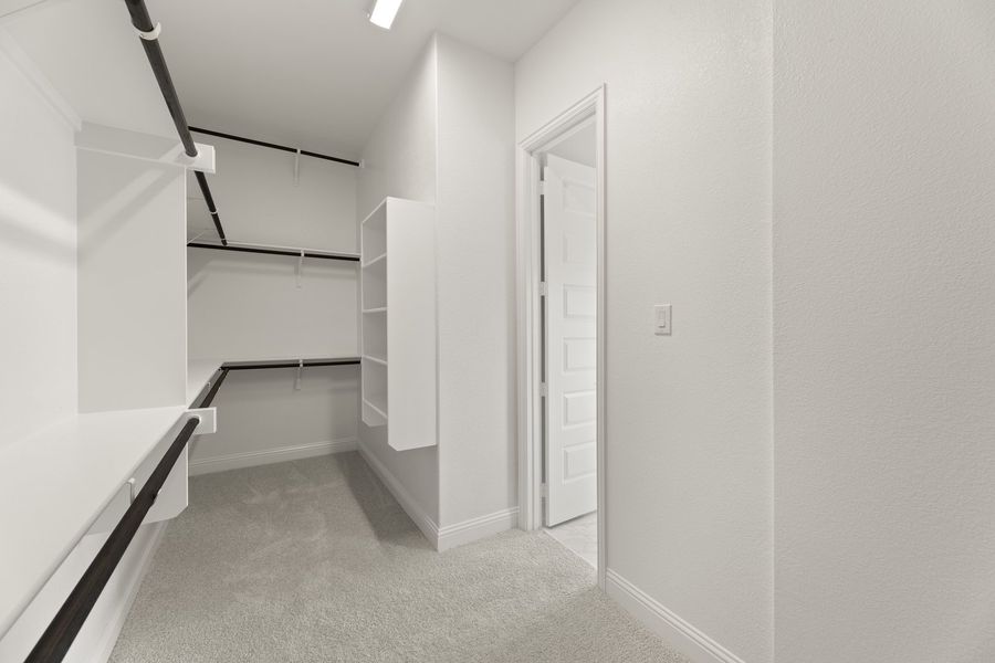 Spacious, unfurnished interior of a new home in River Ranch, Van Alstyne (Image 23).