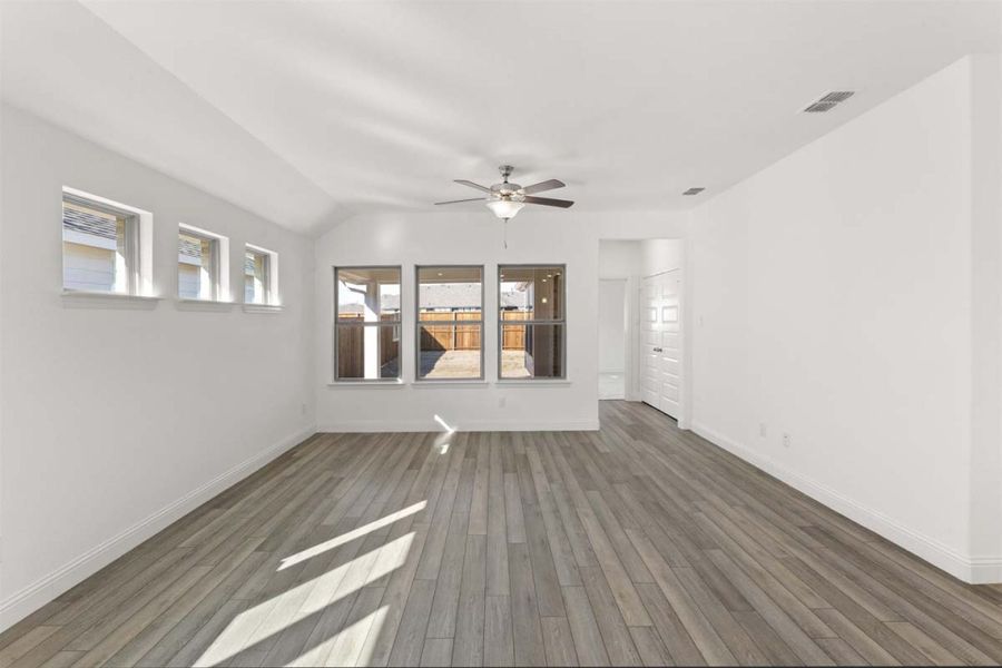 Representative unfurnished interior of a home built from the Melrose by Pacesetter Homes in Elevon, Lavon (Image 16).