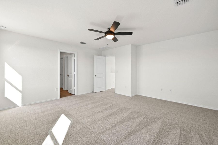 Spacious, unfurnished interior of a new home in Stoney Chase, Del Valle (Image 16). Spacious, unfurnished interior of a new home in Stoney Chase, Del Valle (Image 16).