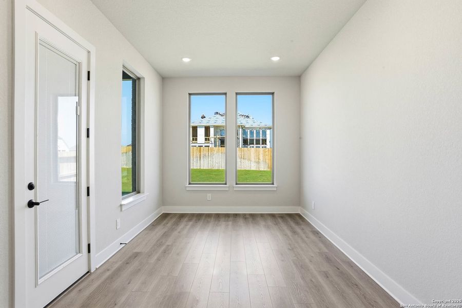 Spacious, unfurnished interior of a new home in Haby Hill 50s, San Antonio (Image 26). Spacious, unfurnished interior of a new home in Haby Hill 50s, San Antonio (Image 26).