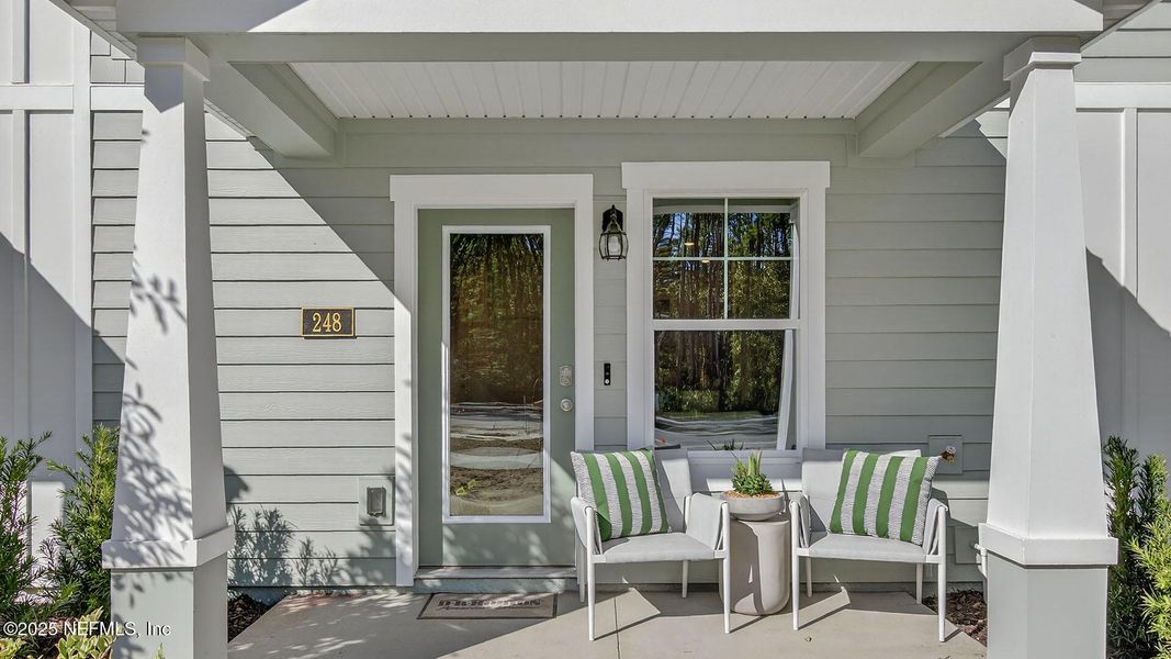 Exterior details and patio area of a home in Liberty Cove, Yulee (Image 4).
