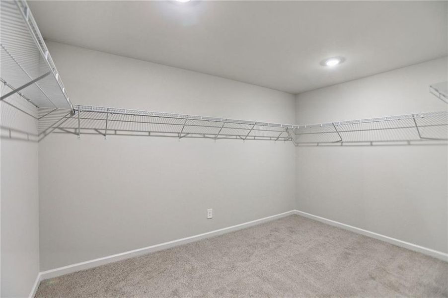 Spacious, unfurnished interior of a new home in Creekside at Oxford Park, Fairburn (Image 23). Spacious, unfurnished interior of a new home in Creekside at Oxford Park, Fairburn (Image 23).