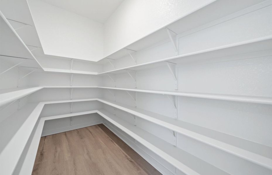 Spacious, unfurnished interior of a new home in 6 Creeks, Kyle (Image 41).