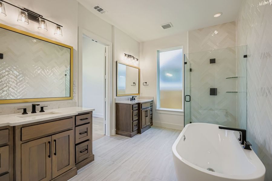 Plan 1631 Main Bathroom Representative Image Plan 1631 Main Bathroom Representative Image