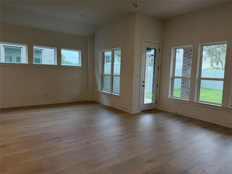 Casual Dining & Family Room