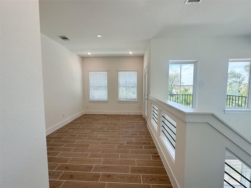Spacious, unfurnished interior of a new home in Sienna, Missouri City (Image 29). Spacious, unfurnished interior of a new home in Sienna, Missouri City (Image 29).