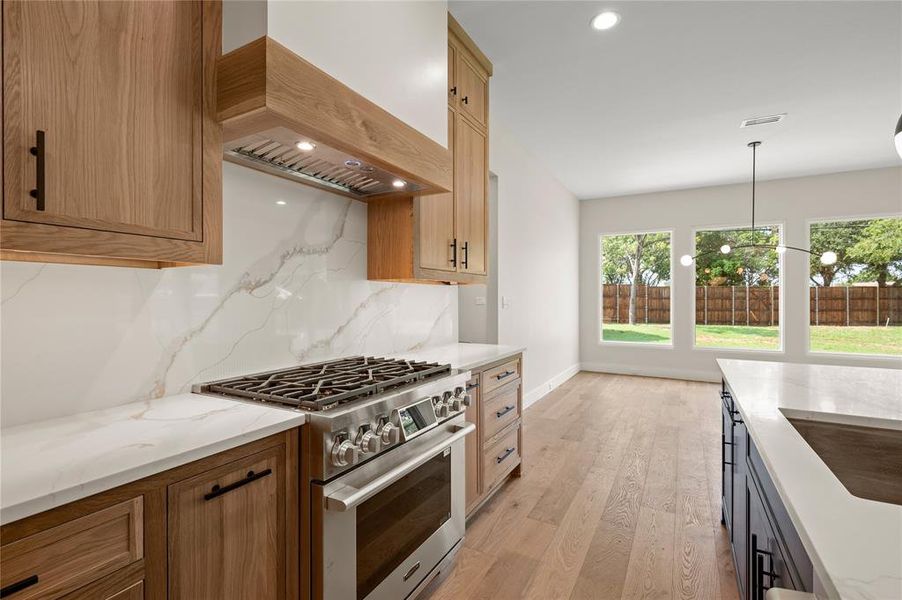 Furnished interior view inside a new home in , Richardson (Image 12).