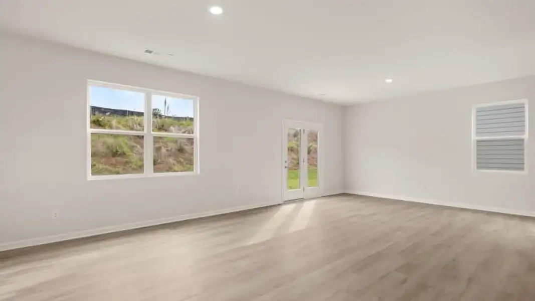 Spacious, unfurnished interior of a new home in Pointe Park, Union City (Image 11).