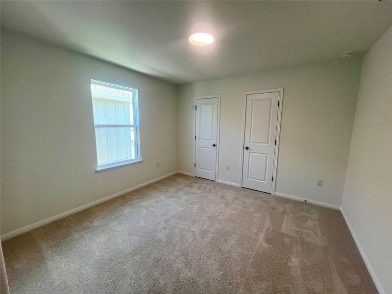 Spacious, unfurnished interior of a new home in Porter Country, Buda (Image 16).