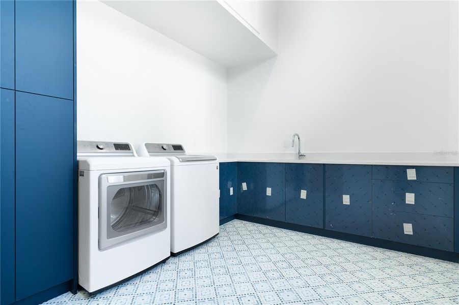 Furnished interior view inside a new home in , Nokomis (Image 15).