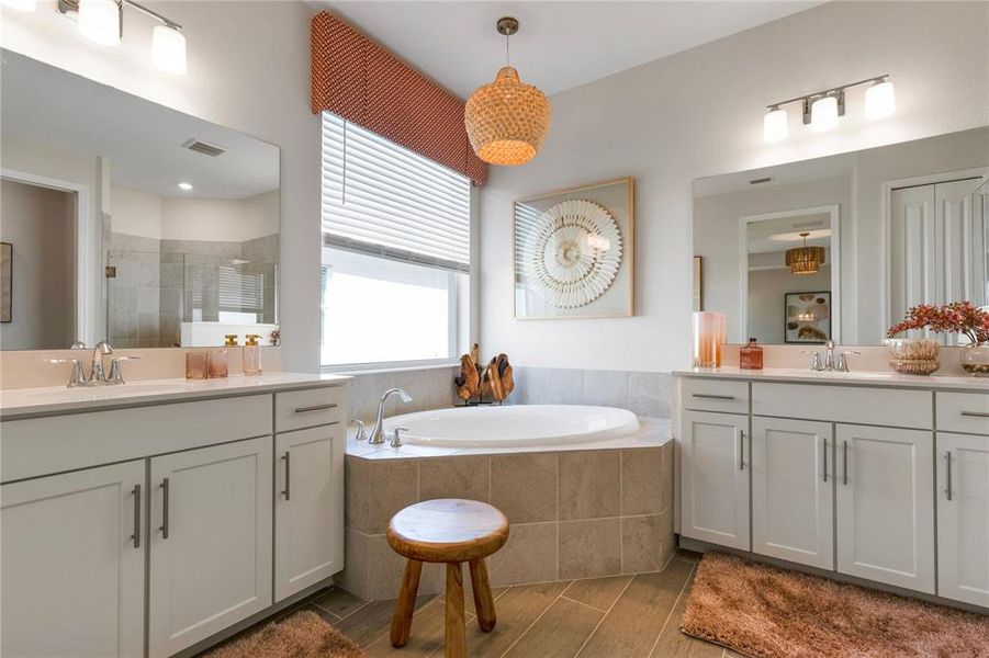 Furnished interior view inside a new home in Calusa Country Club, Lakewood Ranch (Image 11).