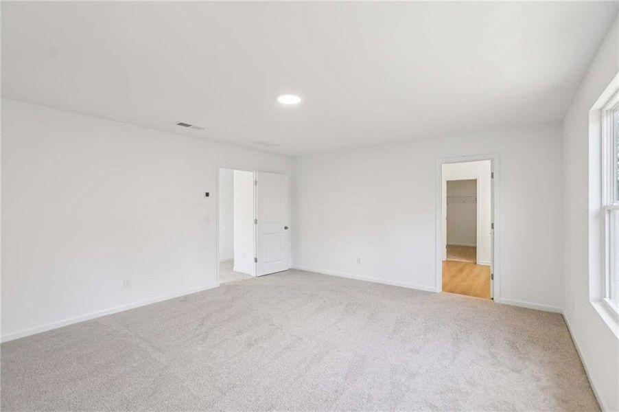 Spacious, unfurnished interior of a new home in The Pointe at Heron Bay, Locust Grove (Image 20).