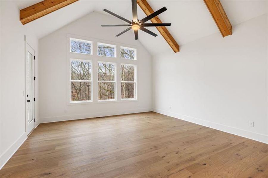 Spacious, unfurnished interior of a new home in White Post on Lake Lanier, Gainesville (Image 18).