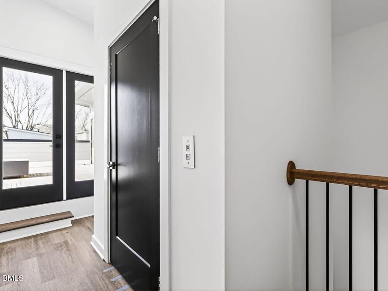 025-1280x960-hallway 025-1280x960-hallway