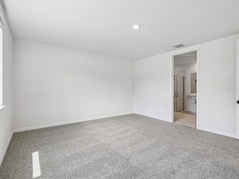 Spacious, unfurnished interior of a new home in Two Rivers - Signature Series, Zephyrhills (Image 15).