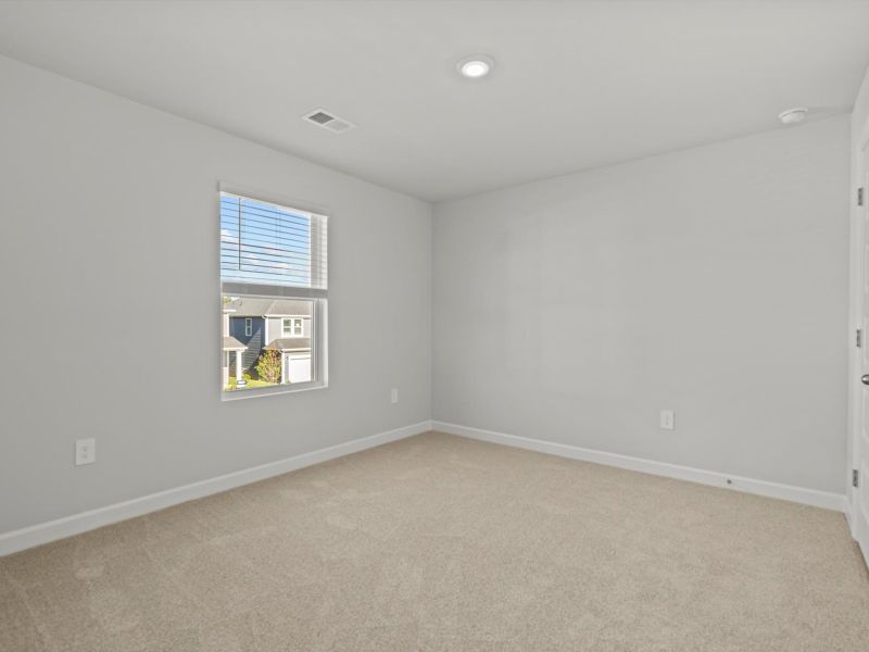 Spacious, unfurnished interior of a new home in Village at White Pine, Pendleton (Image 18).