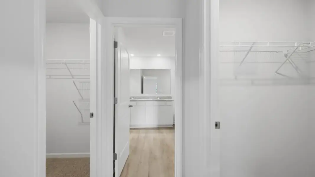 Representative unfurnished interior of a home built from the Green by D.R. Horton in Aurora Creek, Dallas (Image 25).