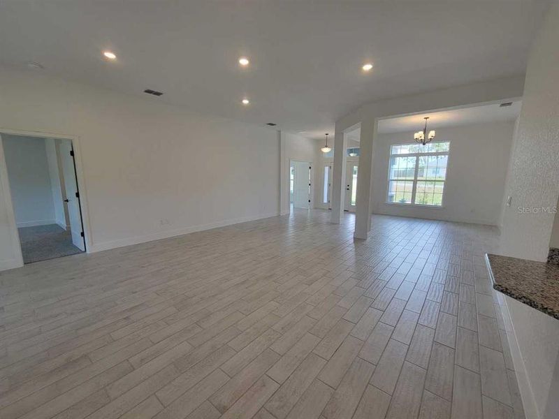 Spacious, unfurnished interior of a new home in , Ocala (Image 18).