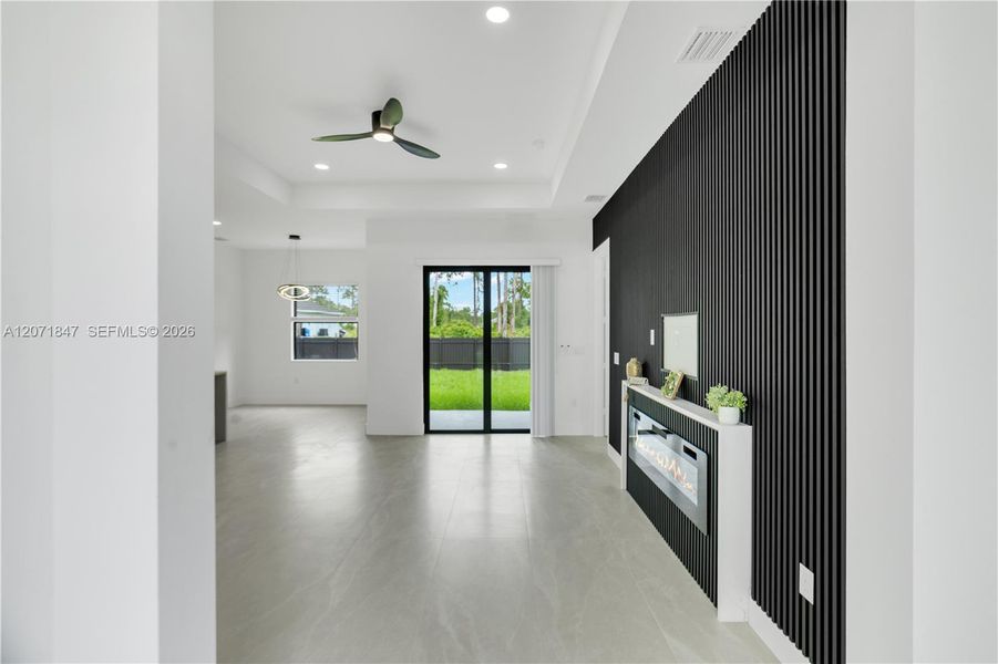 Spacious, unfurnished interior of a new home in , Lehigh Acres (Image 15).