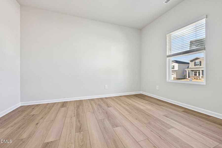 14-web-or-mls-Raleigh - Oak Manor - 537