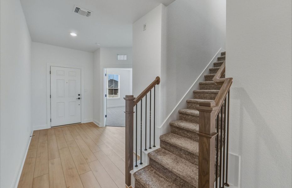 Spacious, unfurnished interior of a new home in Lagos, Manor (Image 17).