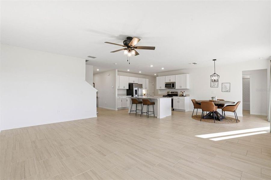 Spacious, unfurnished interior of a new home in Prosperity Lakes, Parrish (Image 24).