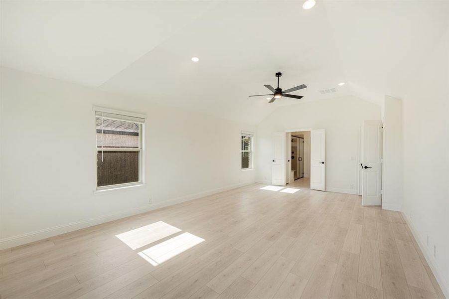 Spacious, unfurnished interior of a new home in Silo Mills Classic 70, Joshua (Image 26). Spacious, unfurnished interior of a new home in Silo Mills Classic 70, Joshua (Image 26).