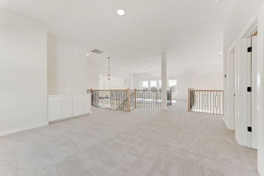 Spacious, unfurnished interior of a new home in Trails at Cottonwood Creek, Rowlett (Image 29).