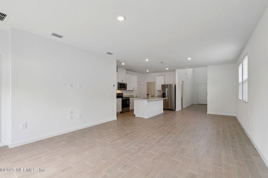 Spacious, unfurnished interior of a new home in Cypress Meadows - Classic Series, Jacksonville (Image 33).