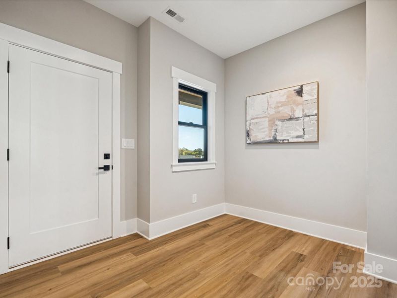 Spacious, unfurnished interior of a new home in , Salisbury (Image 37).