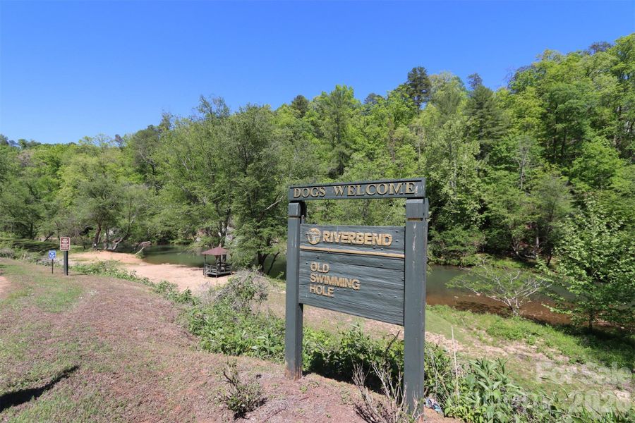 Riverbend Community Amenities. Lakeside common area