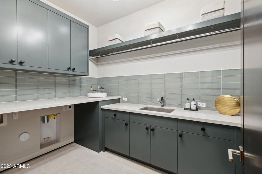 021_LAUNDRY ROOM 021_LAUNDRY ROOM