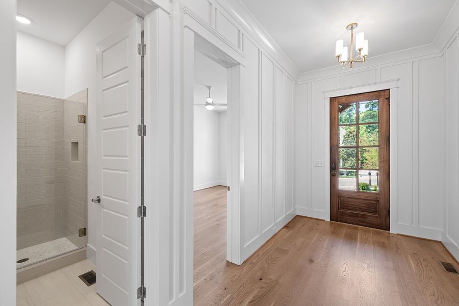 Representative unfurnished interior of a home built from the The Emerson by RobuckHomes in Stonehenge, Raleigh (Image 26).