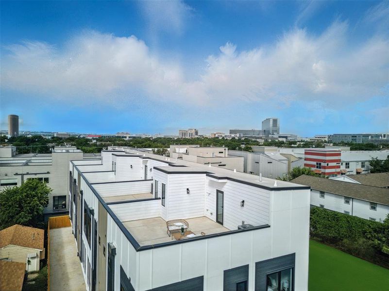 Exterior details and patio area of a home in , Dallas (Image 3).