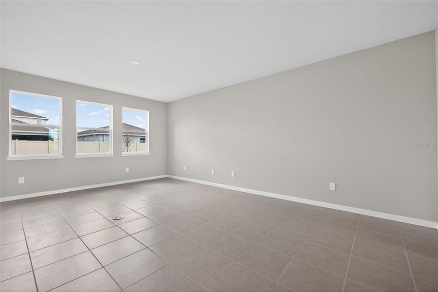 Spacious, unfurnished interior of a new home in Crosswind Ranch, Parrish (Image 21).
