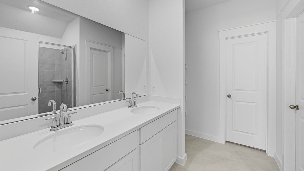 Furnished interior view inside a new home in Hunters Glen, Jarrell (Image 7).