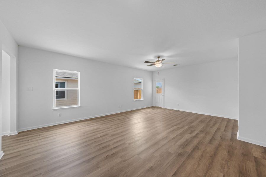Spacious, unfurnished interior of a new home in , Maxwell (Image 8).