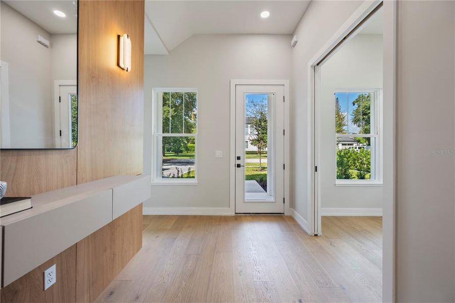 Spacious, unfurnished interior of a new home in , Winter Park (Image 22).