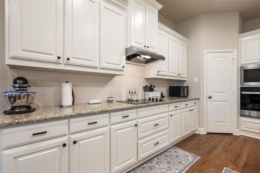 Furnished interior view inside a new home in , Waco (Image 8).