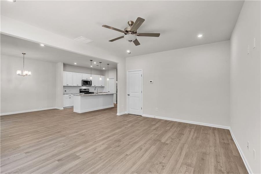 Spacious, unfurnished interior of a new home in Sweetlake Grove, Mableton (Image 13).