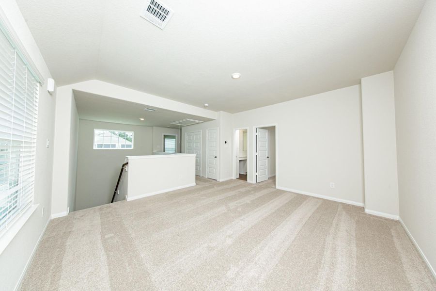 Spacious, unfurnished interior of a new home in River's Edge, Conroe (Image 21). Spacious, unfurnished interior of a new home in River's Edge, Conroe (Image 21).