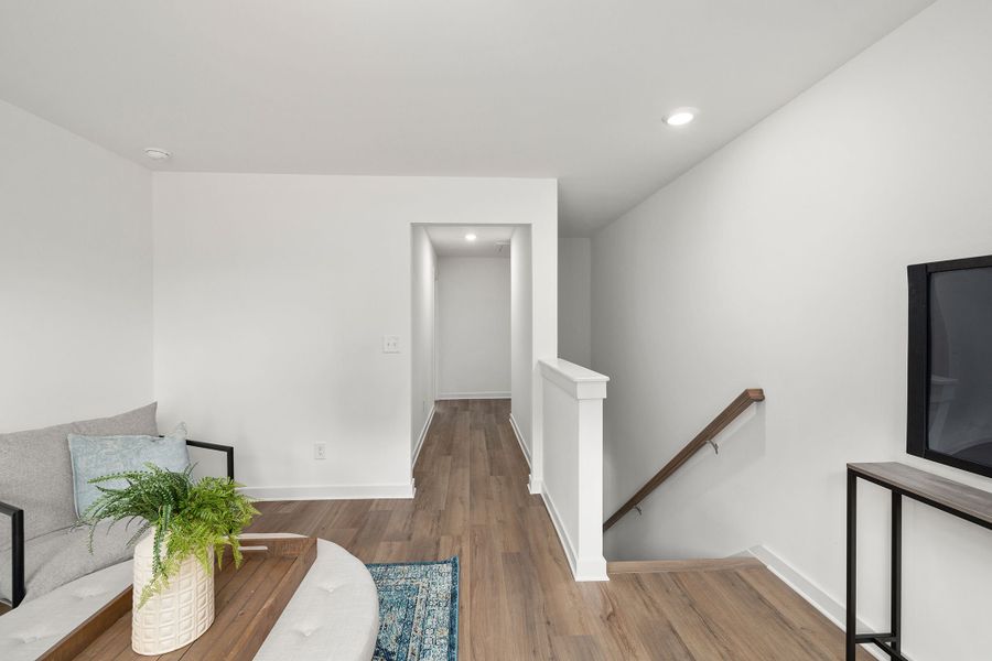 Large hallway off loft area