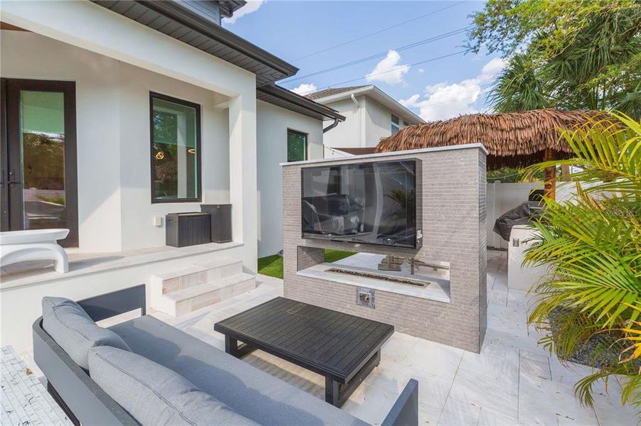 Exterior details and patio area of a home in , Tampa (Image 27).