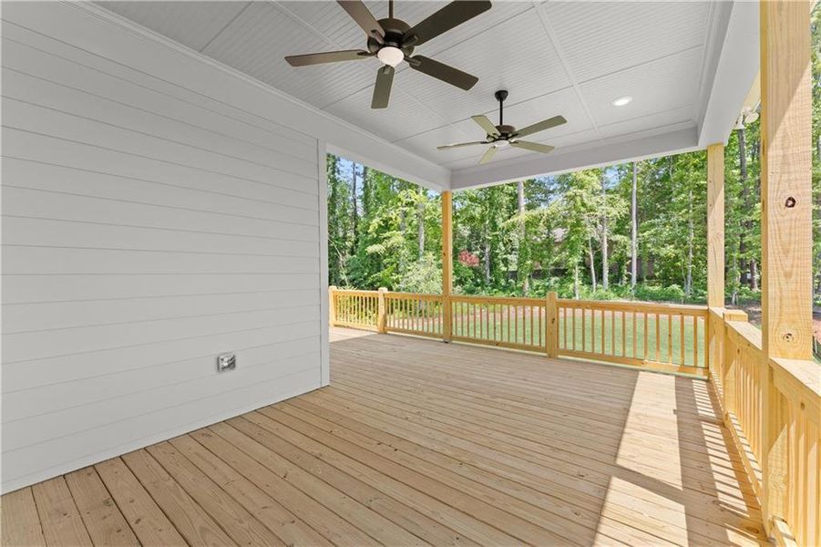 Exterior details and patio area of a home in Woodford, Acworth (Image 24).