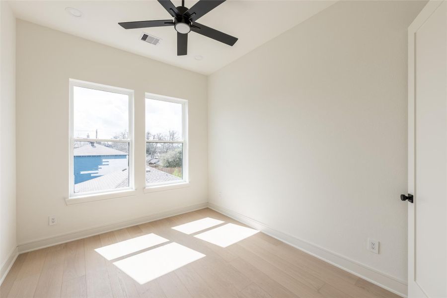 Spacious, unfurnished interior of a new home in , Houston (Image 31).