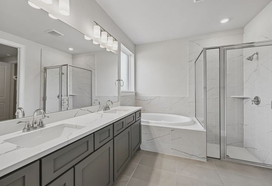 Homesite 2422 Primary Bath - 11 of 20